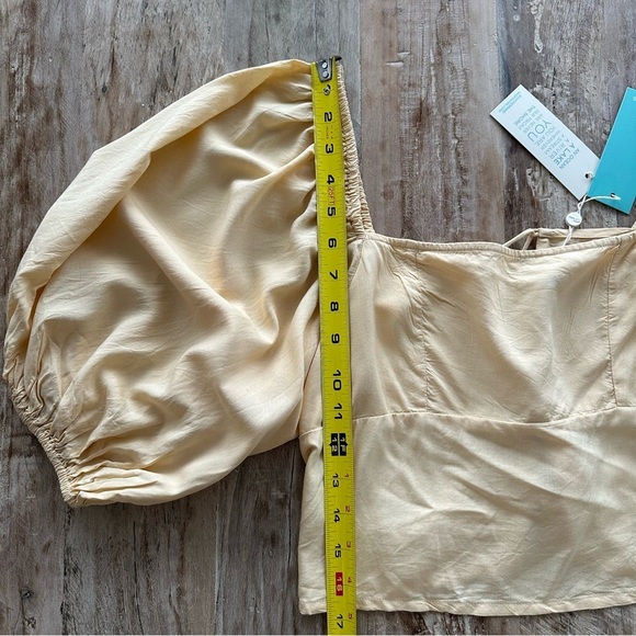 Shore Babydoll Cropped Top Lace Up Back SZ Medium Yellow NWT Retail - $98.00 - Picture 4 of 6